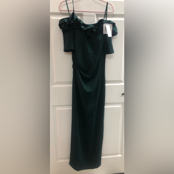 Xscape ISLA" LONG CREPE OFF THE SHOULDER RUFFLE DRESS NWT size 12 - Picture 3 of 4